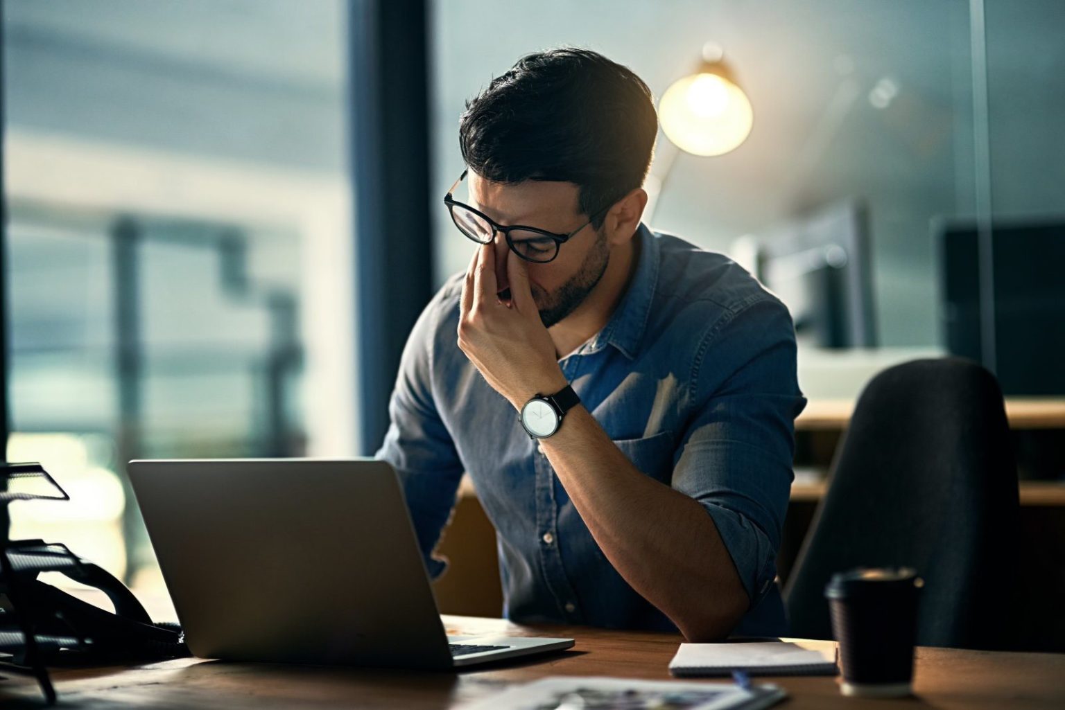 Nhiều nhân viên bị stress vì căng thẳng nơi làm việc