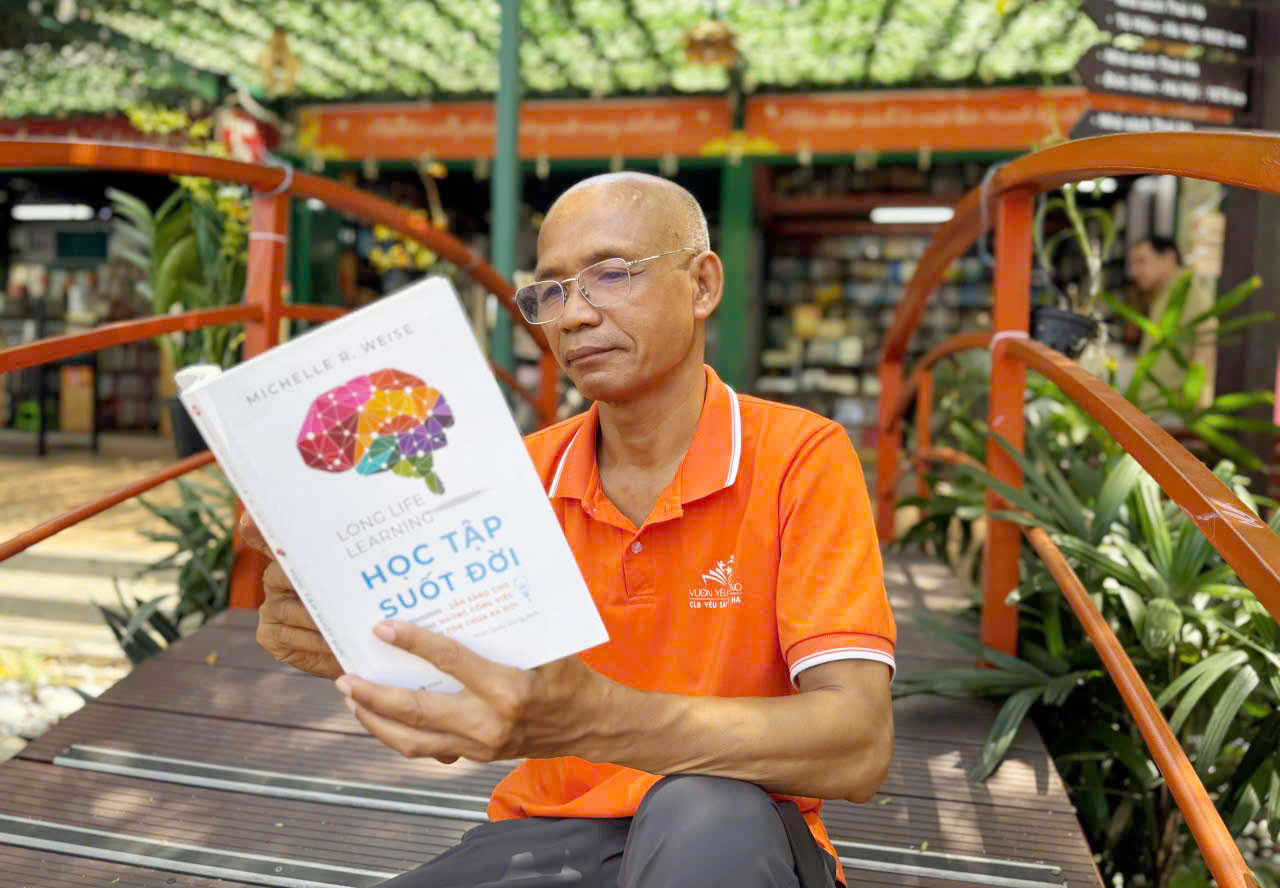CEO Nguyễn Mạnh Hùng tuổi 60 vẫn học yoga, trí tuệ nhân tạo AI...CEO Nguyễn Mạnh Hùng tuổi 60 vẫn học yoga, trí tuệ nhân tạo AI... | Câu chuyện truyền cảm hứng | Nghề Giáo