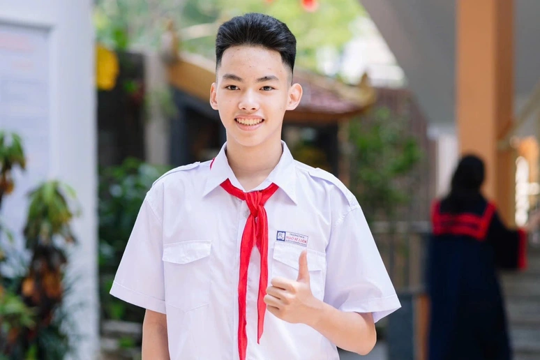 "Chàng trai vàng" giành điểm 10 tuyệt đối, trở thành thủ khoa chuyên tin | Câu chuyện truyền cảm hứng | Nghề Giáo