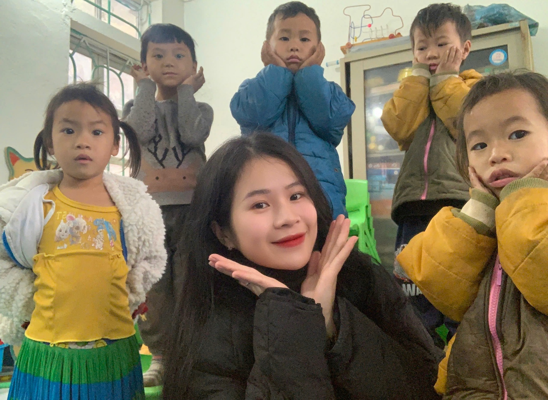 Câu chuyện phía sau video cô giáo trẻ bật khóc trong ngày đầu nhận điểm trường | Câu chuyện truyền cảm hứng | Nghề Giáo
