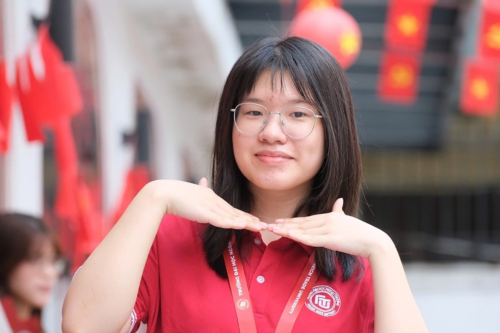 Nữ sinh 'trường làng' là thủ khoa Ngoại thương với SAT top 1% thế giới I Câu chuyện truyền cảm hứng I Nghề Giáo