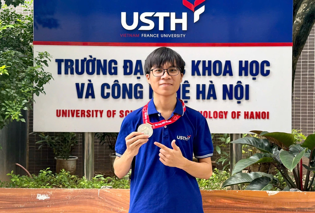Nam sinh ẵm hai giải cao nhất ở Olympic Toán, Sinh học toàn quốc I Câu chuyện truyền cảm hứng I Nghề Giáo