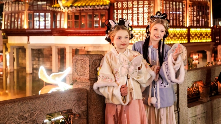 Câu chuyện về 40 va li hành lý ký gửi và chiến lược kích cầu du lịch của Trung Quốc