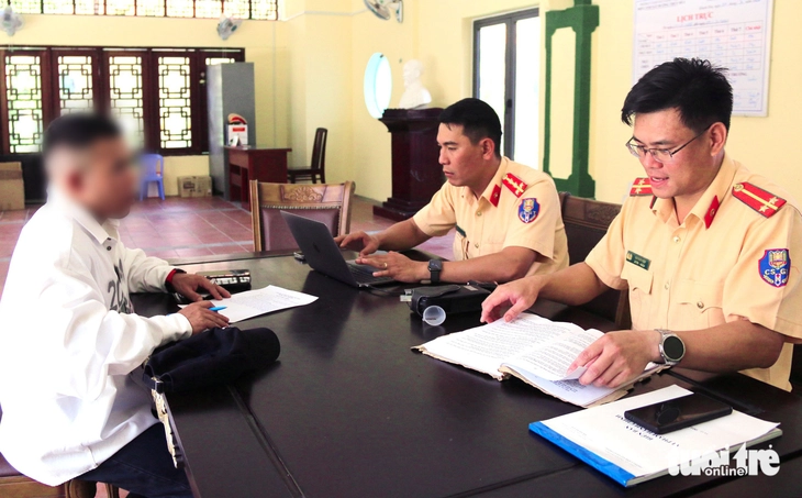 Xử phạt TikToker phóng mô tô nước trên bãi tắm công cộng ở Nha Trang