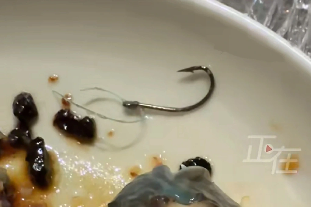 Trung Quốc: Khách phát hiện lưỡi câu lẫn trong món ăn tại nhà hàng Michelin