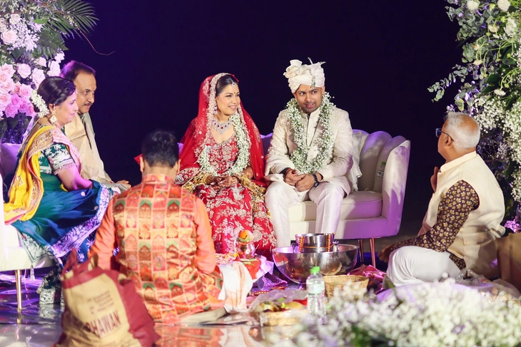 Thêm một cặp đôi Ấn Độ đến Đà Nẵng làm đám cưới VIP, ngành du lịch chào đón tại sân bay