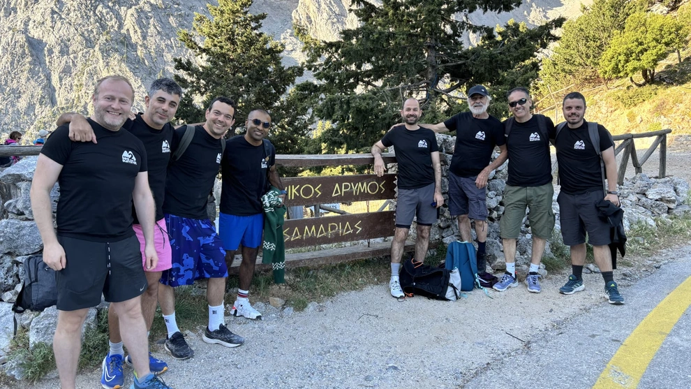 Cầm cuốn "hộ chiếu yếu" đi chơi, khách kêu trời vì nhiều phiền toái khó nói