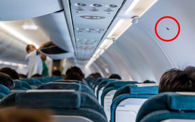 6 'phao cứu sinh' ẩn trên máy bay ít người để ý