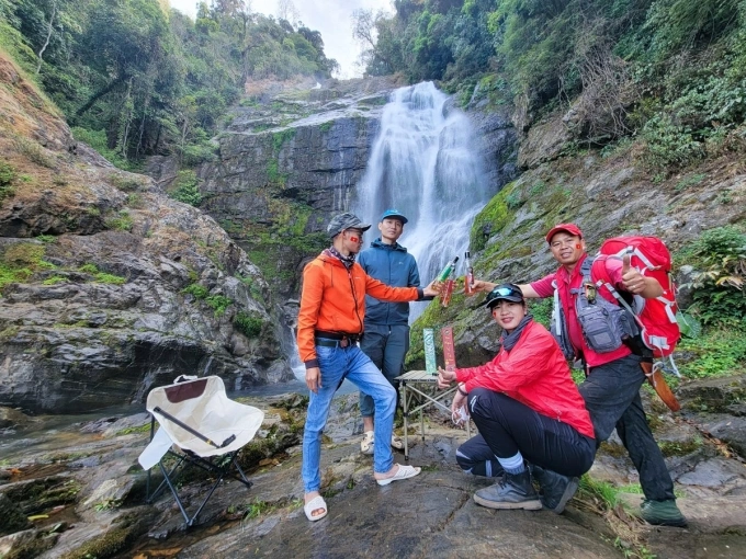 Siu Puông - thác 7 tầng linh thiêng giữa rừng già Quảng Ngãi