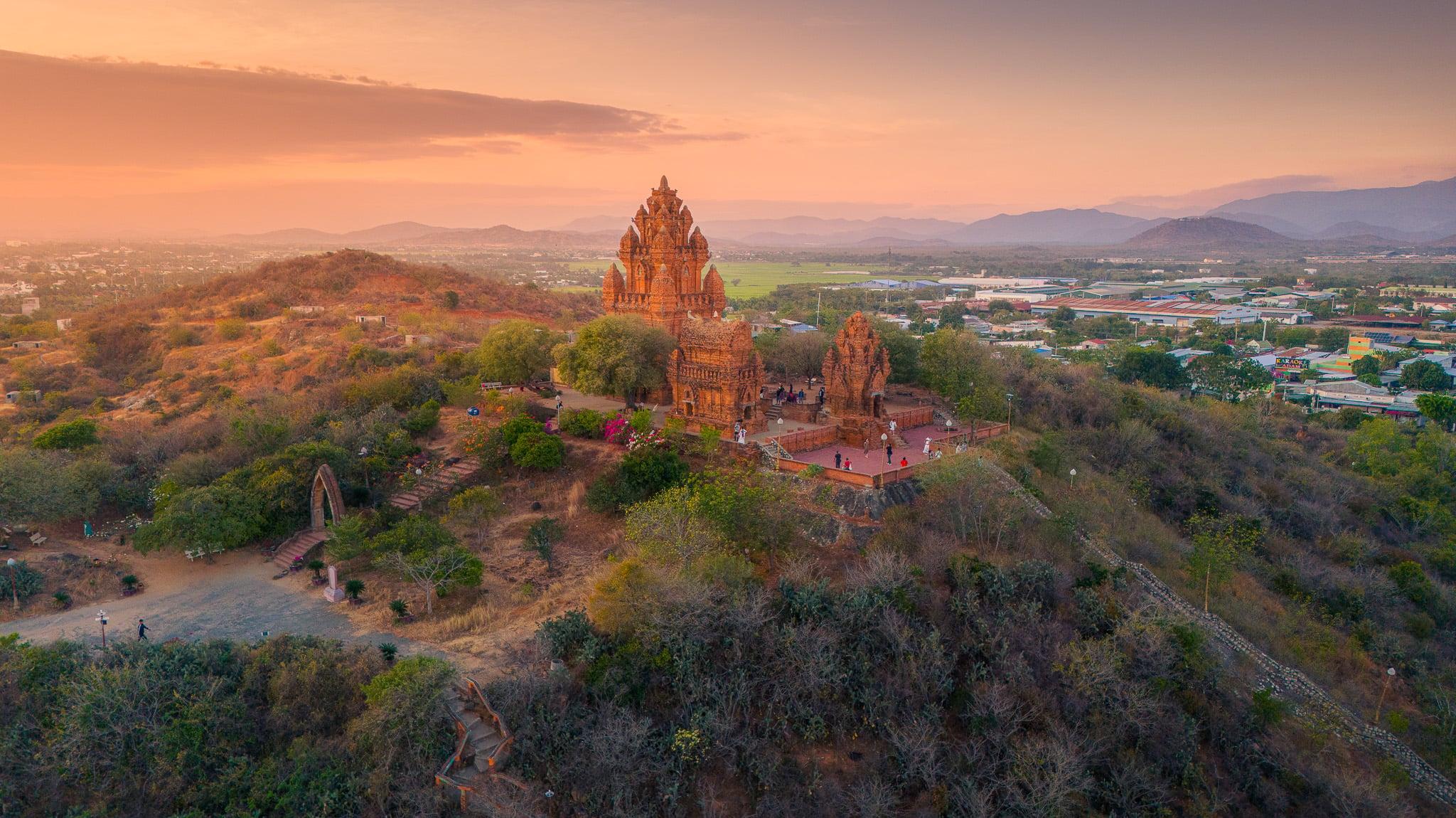 Tạp chí Anh giải mã sức hút của "thiên đường du lịch" Miền Trung Việt Nam