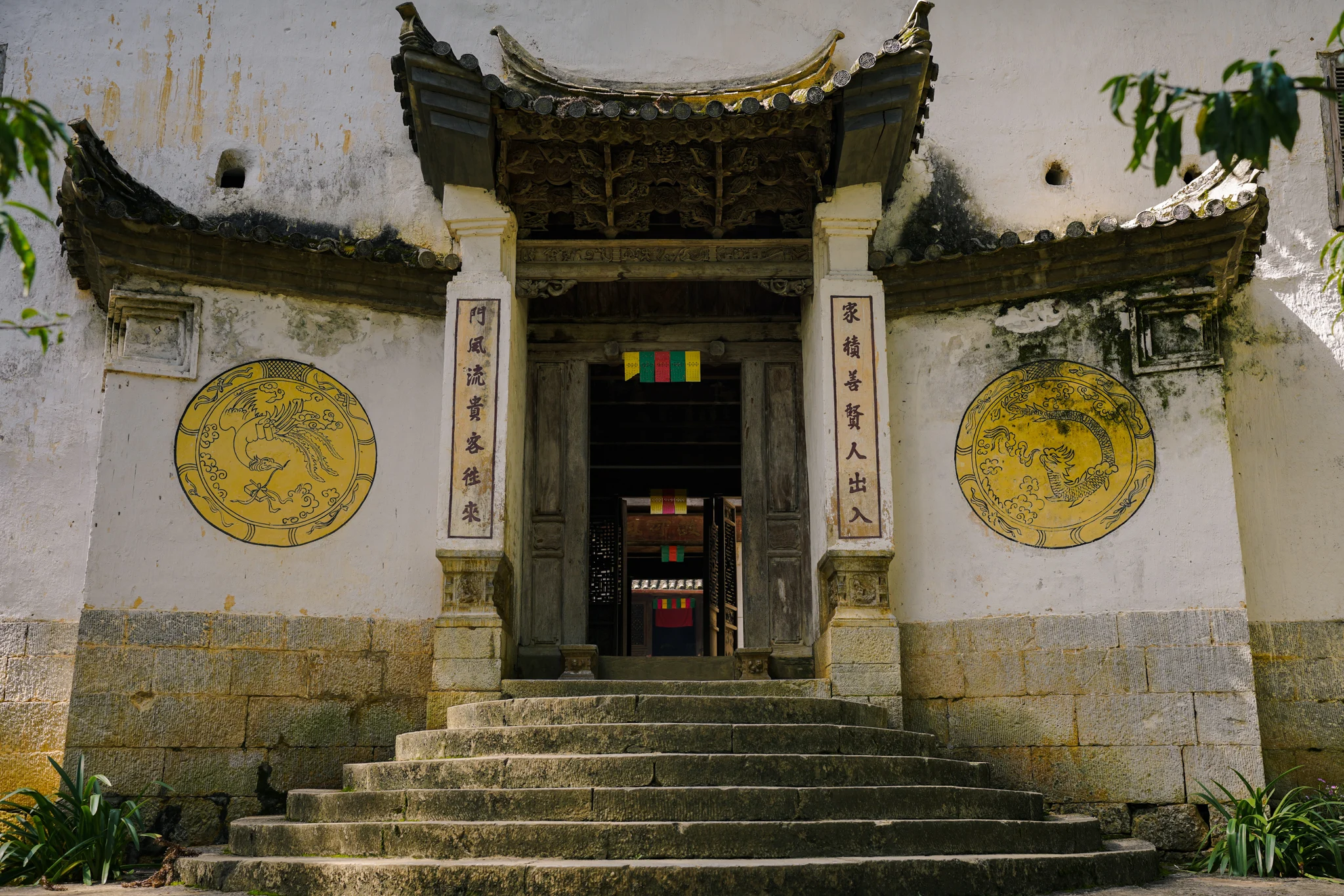 Hoa mận trái mùa phủ trắng những ngày đông ở Mộc Châu