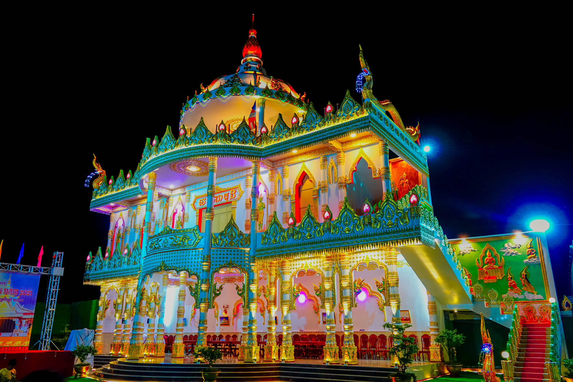 Ngôi chùa Khmer đẹp như cung điện, có 'bảo tàng tự nguyện' độc nhất miền Tây