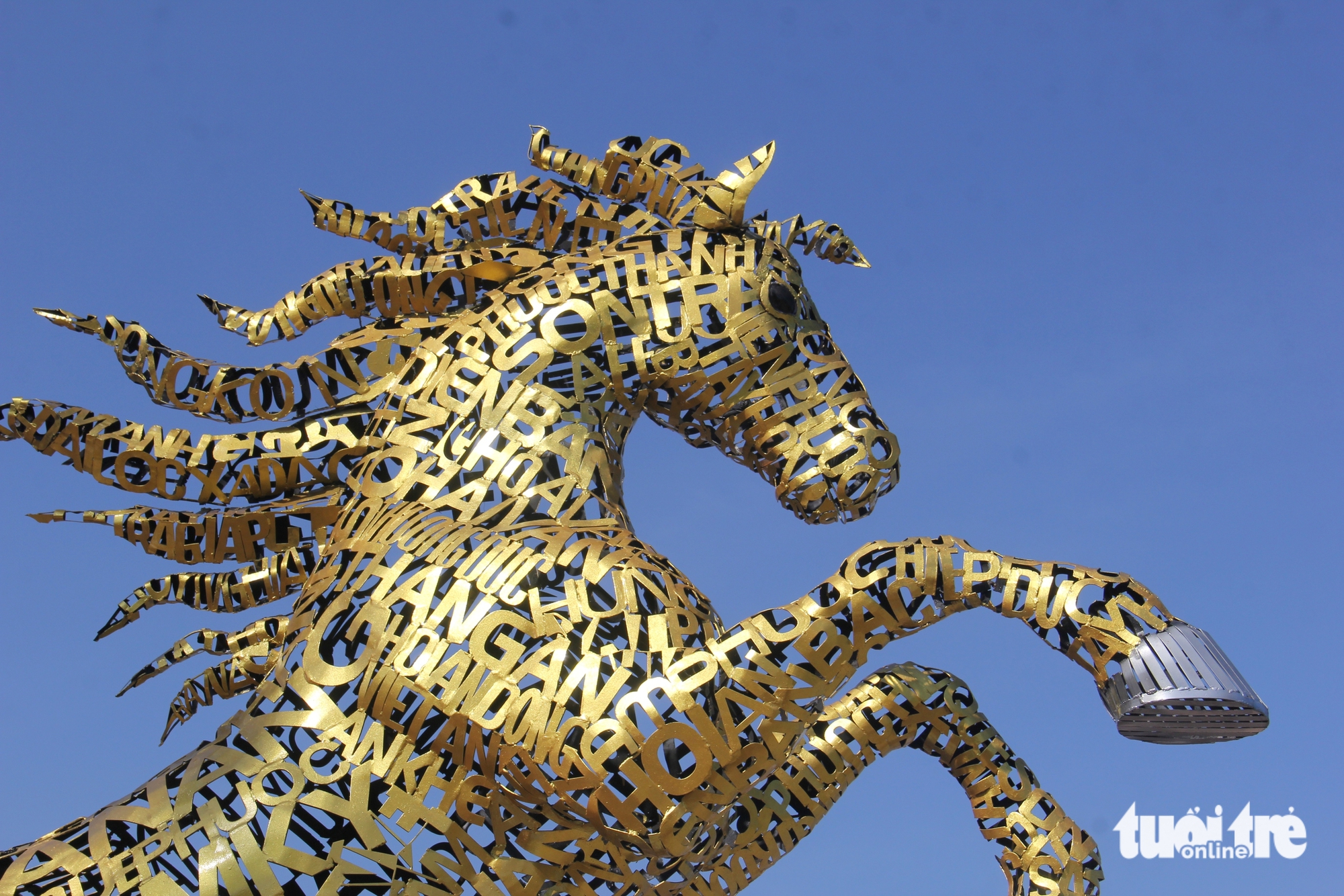 Lộ diện linh vật ngựa Đà Nẵng tung vó mang trên mình tên 94 xã, phường, đặc khu