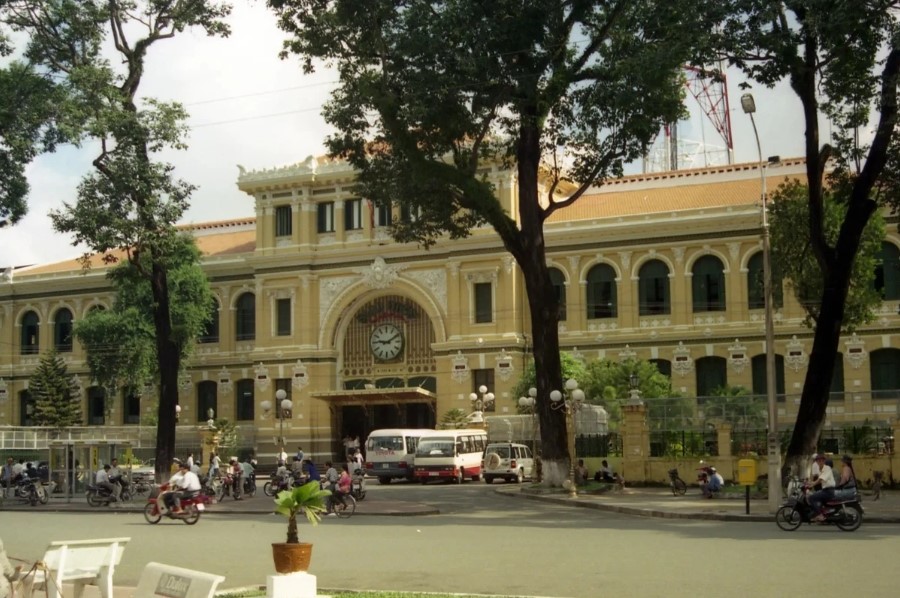 Ảnh màu đặc sắc về Việt Nam năm 1996