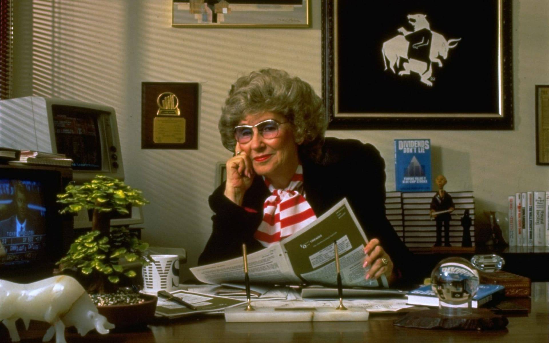 Geraldine Weiss là ai? Tiểu sử về người được mệnh danh là “Iron Lady” của thị trường chứng khoán