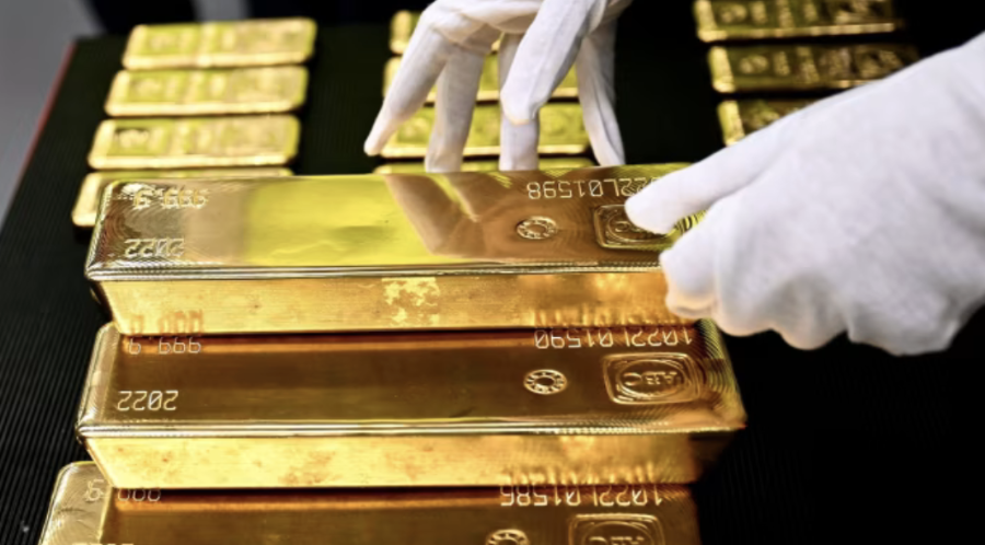 iá vàng tăng vọt qua 4.000 USD/oz vì Tổng thống Trump dọa áp thuế quan lên Trung Quốc