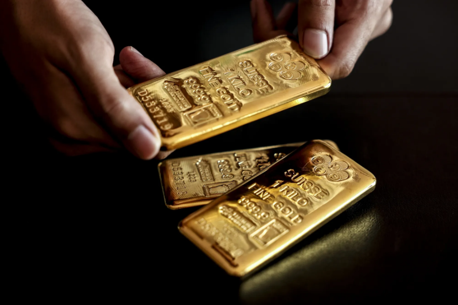 Giá vàng vượt 4.300 USD/oz, SPDR Gold Trust mua mạnh