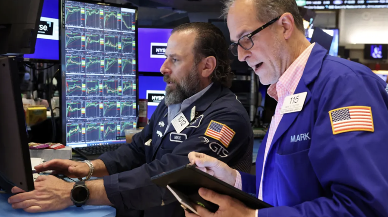 S&P 500 lấy lại toàn bộ mức giảm từ đầu năm, giá dầu tăng mạnh