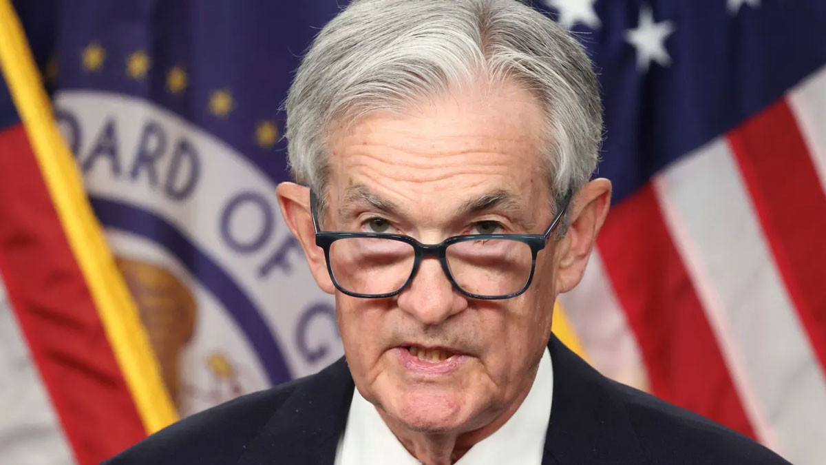 FED ra quyết định bất chấp áp lực từ ông Trump, giá vàng vọt lên