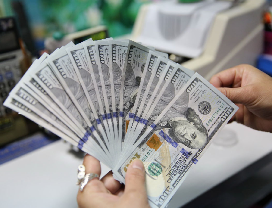 Bài toán cân bằng giữa tăng trưởng kinh tế và tỷ giá